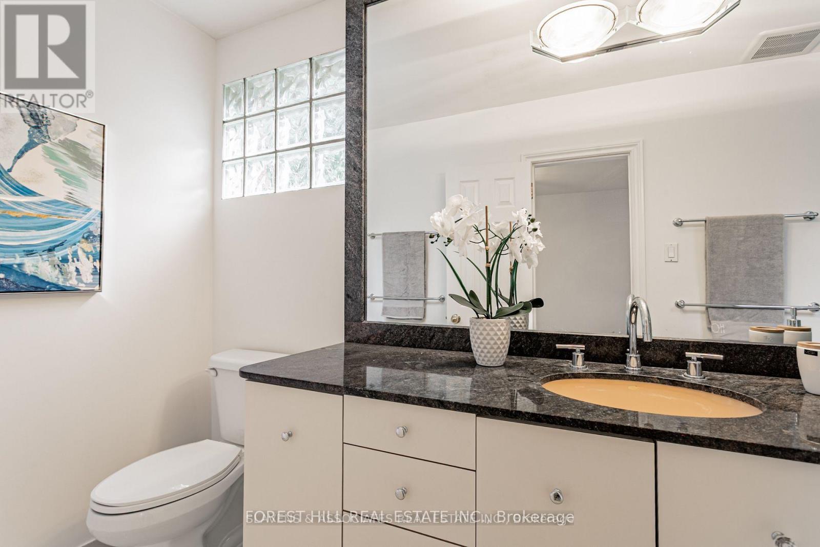 123 LORD SEATON ROAD Toronto (St. Andrew-Windfields), ON M2P 1K8