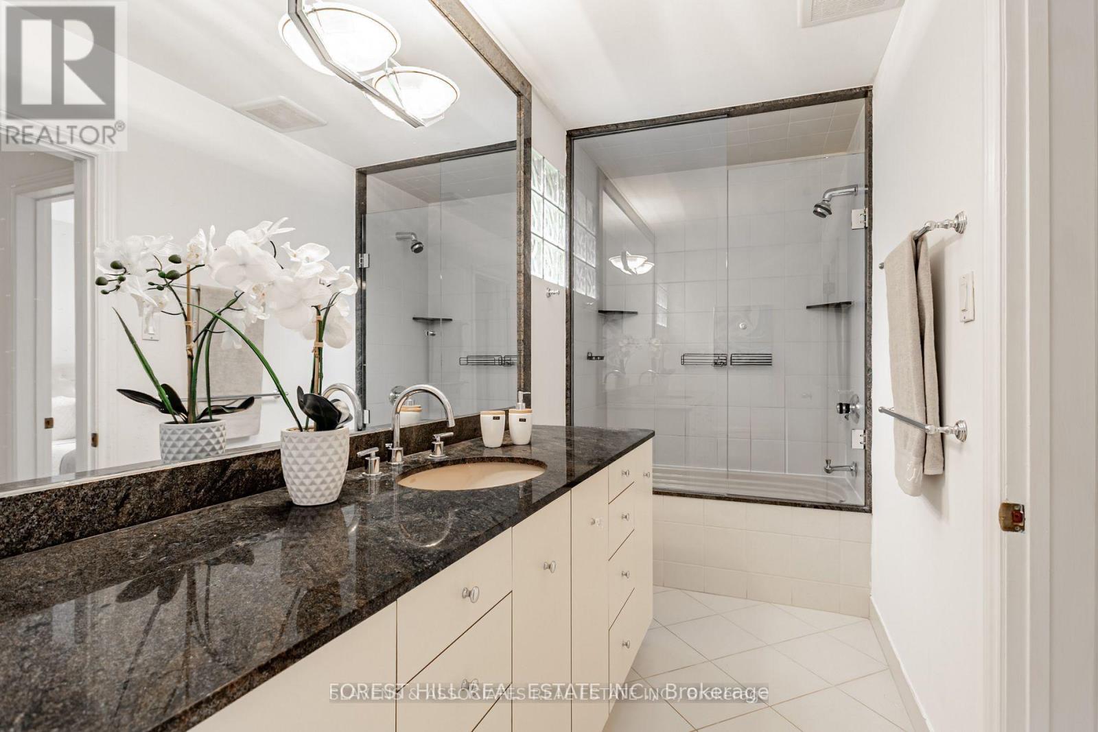 123 LORD SEATON ROAD Toronto (St. Andrew-Windfields), ON M2P 1K8