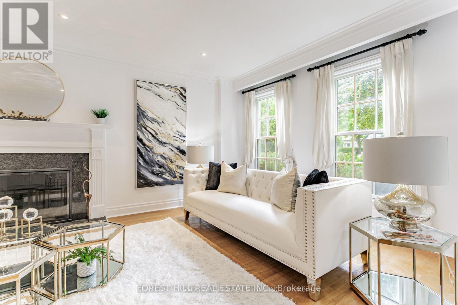 123 Lord Seaton Road, Toronto, Ontario  M2P 1K8 - Photo 4 - C12860592