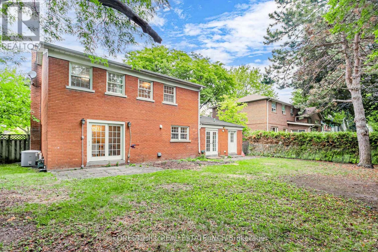 123 LORD SEATON ROAD Toronto (St. Andrew-Windfields), ON M2P 1K8