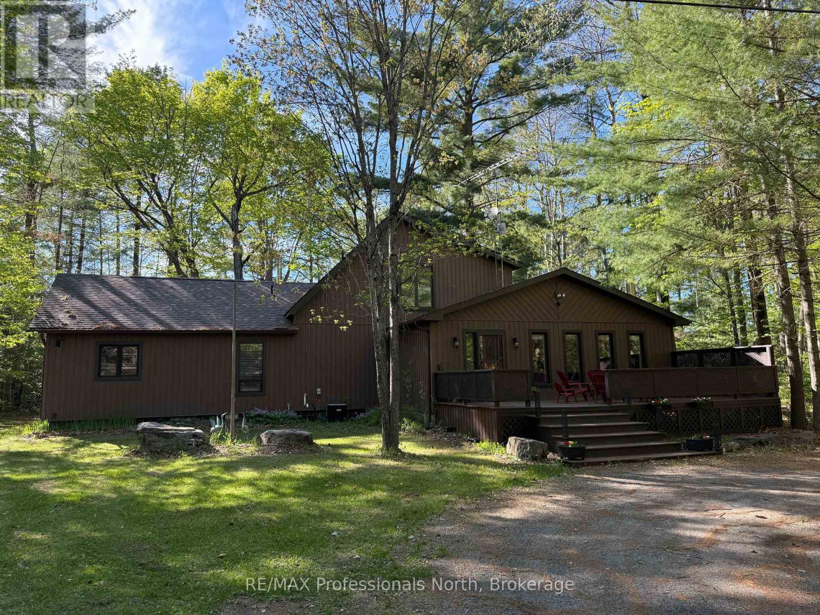 15111 Highway 35, Minden Hills, Ontario K0M 2K0 - Photo 3 - X12960364