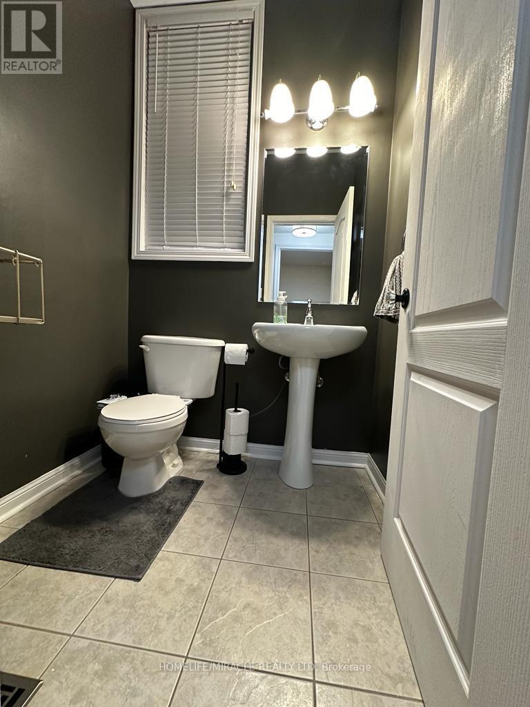 64 Sweetwood Circle W, Brampton, Ontario  L7A 2X7 - Photo 15 - W12851790