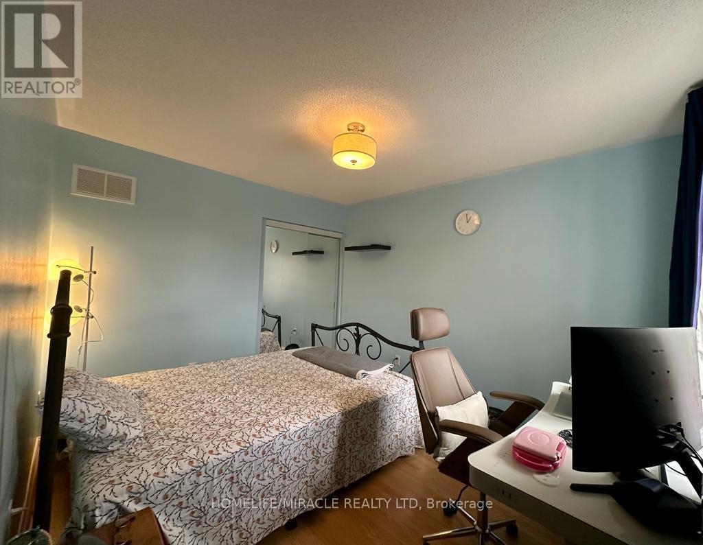 64 Sweetwood Circle W, Brampton, Ontario  L7A 2X7 - Photo 18 - W12851790