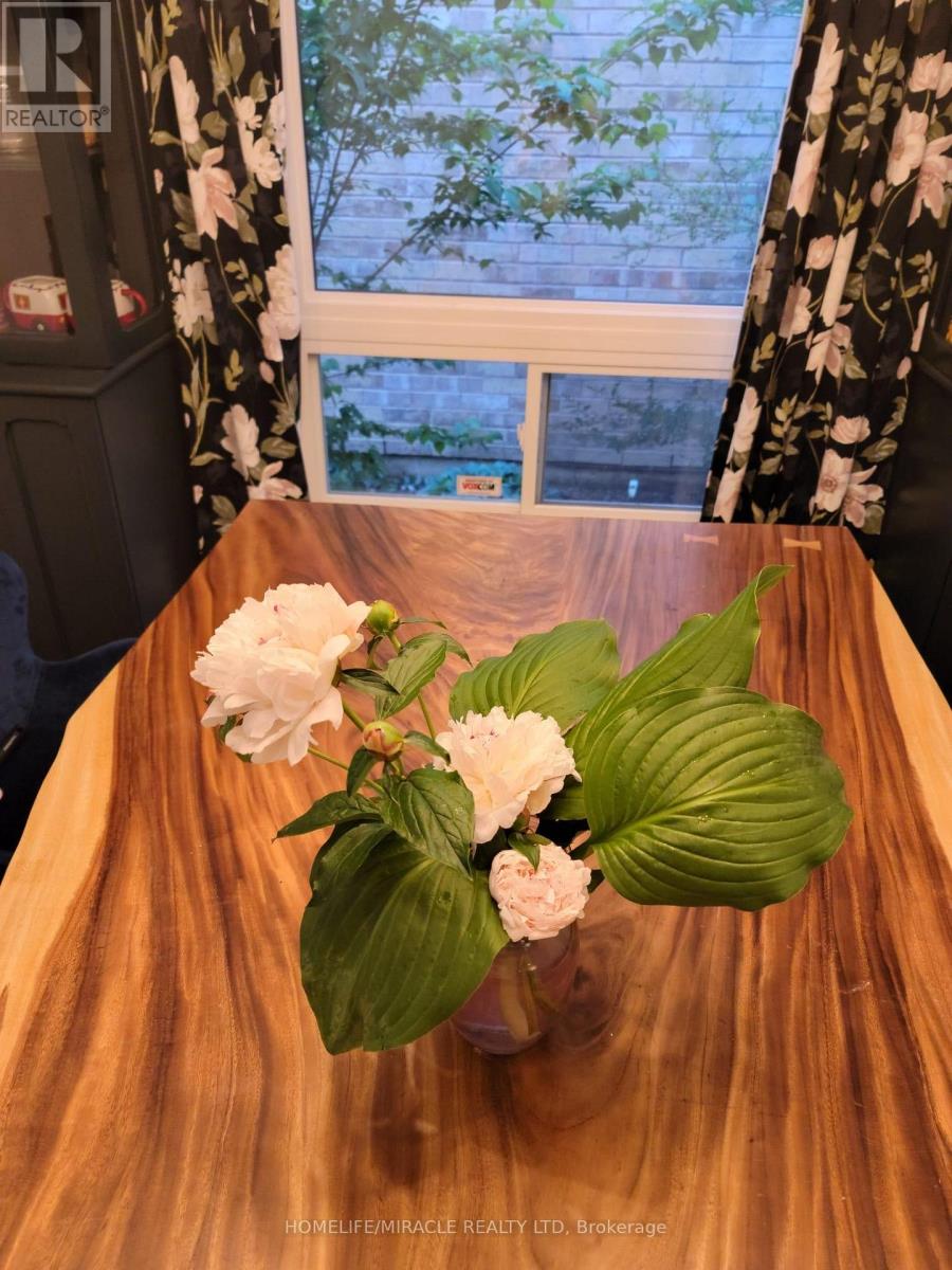 64 Sweetwood Circle W, Brampton, Ontario  L7A 2X7 - Photo 23 - W12851790