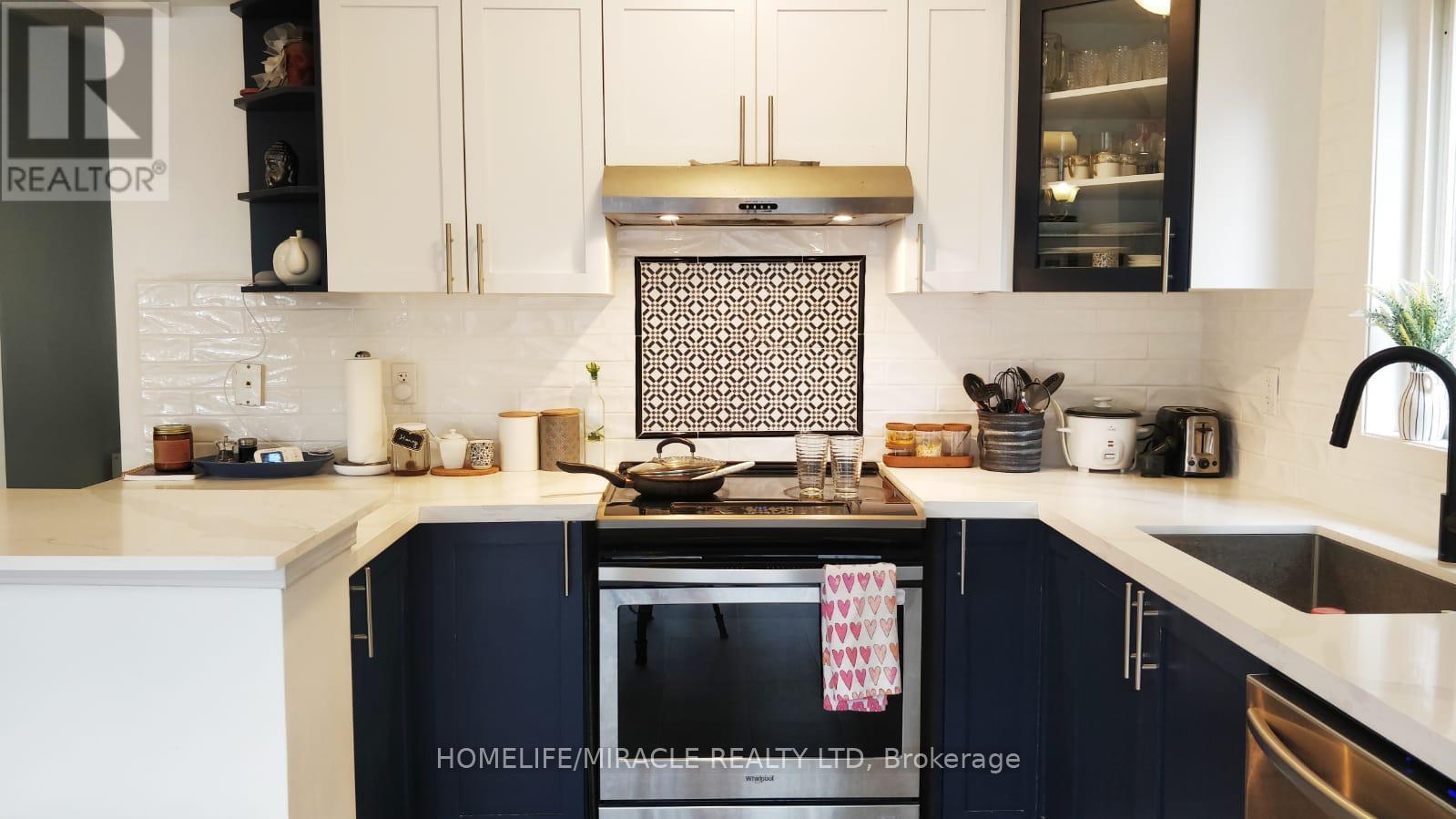 64 Sweetwood Circle W, Brampton, Ontario  L7A 2X7 - Photo 9 - W12851790