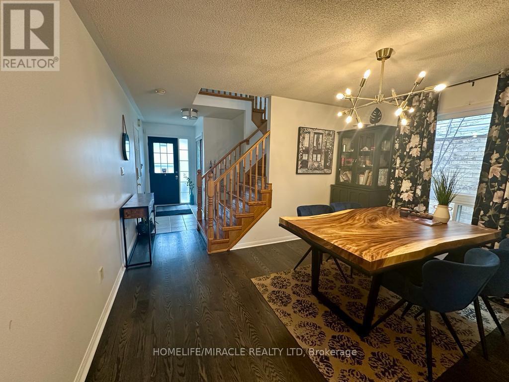 64 Sweetwood Circle W, Brampton, Ontario  L7A 2X7 - Photo 4 - W12851790