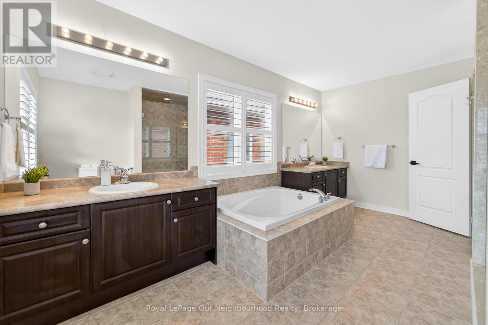 358 Malboeuf Court, Milton, Ontario  L9T 7Y3 - Photo 28 - W12918656