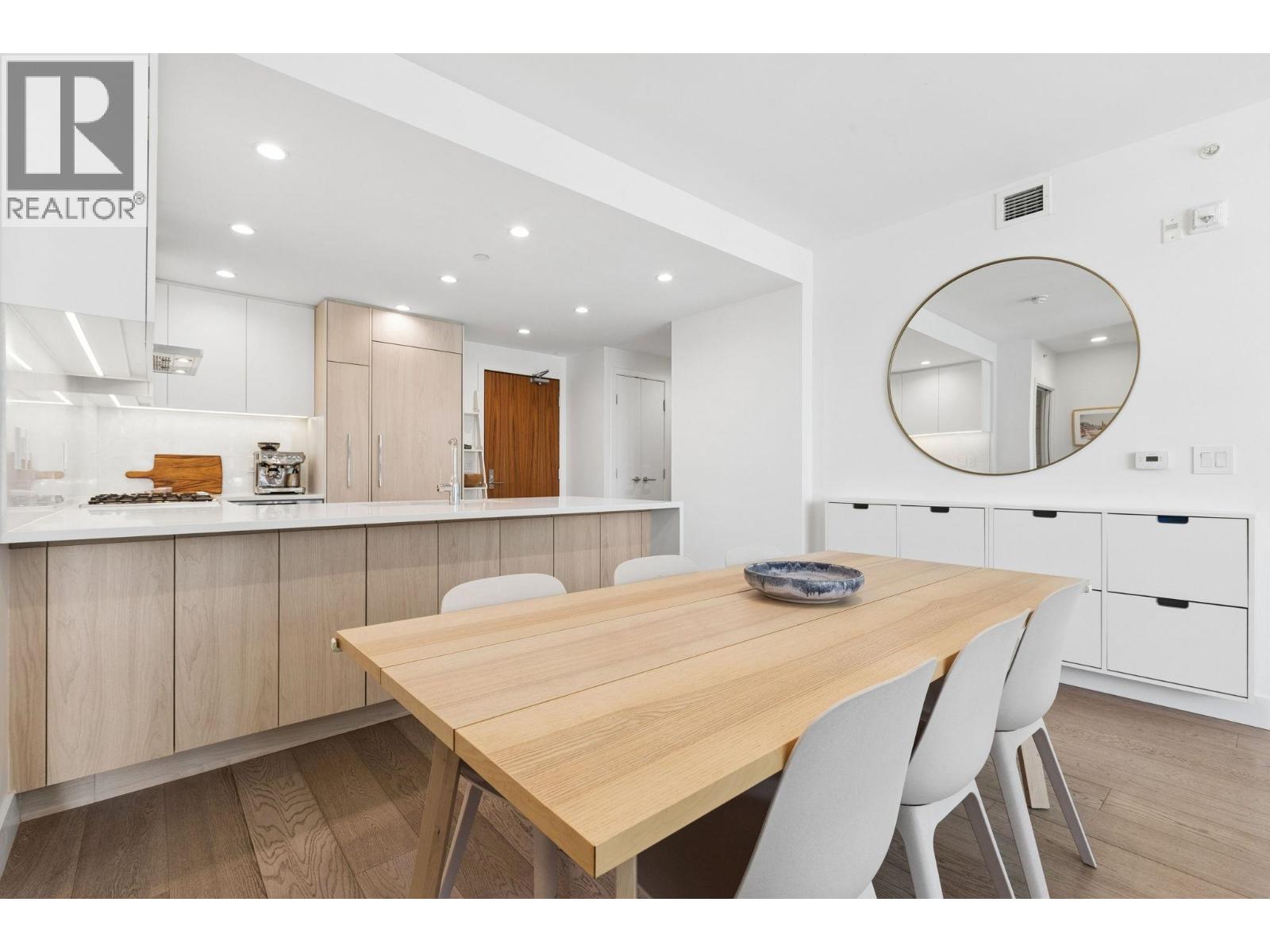 208 177 W 3rd Street, North Vancouver, British Columbia  V7M 0G5 - Photo 10 - R3107012