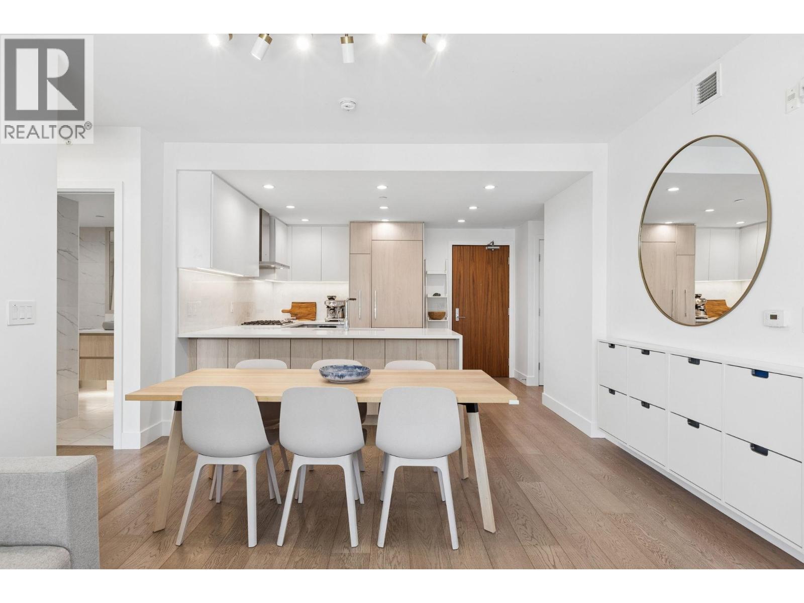 208 177 W 3rd Street, North Vancouver, British Columbia  V7M 0G5 - Photo 8 - R3107012