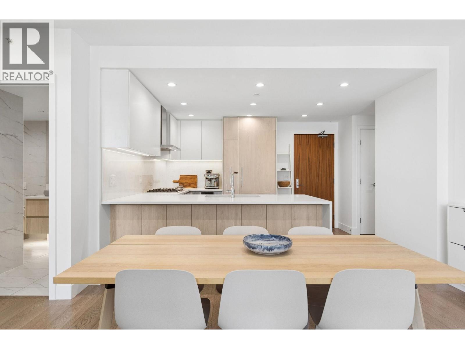 208 177 W 3rd Street, North Vancouver, British Columbia  V7M 0G5 - Photo 9 - R3107012