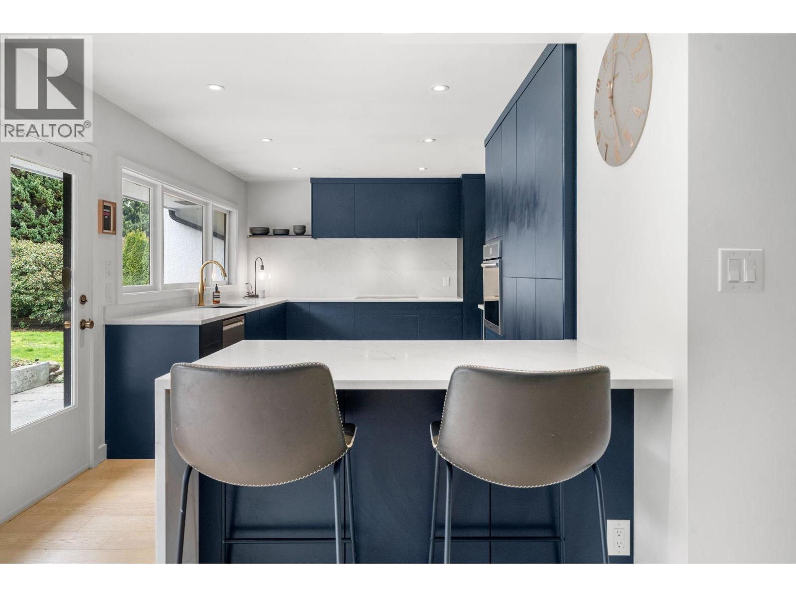 675 Burley Drive, West Vancouver, British Columbia  V7T 1Z3 - Photo 3 - R3107015