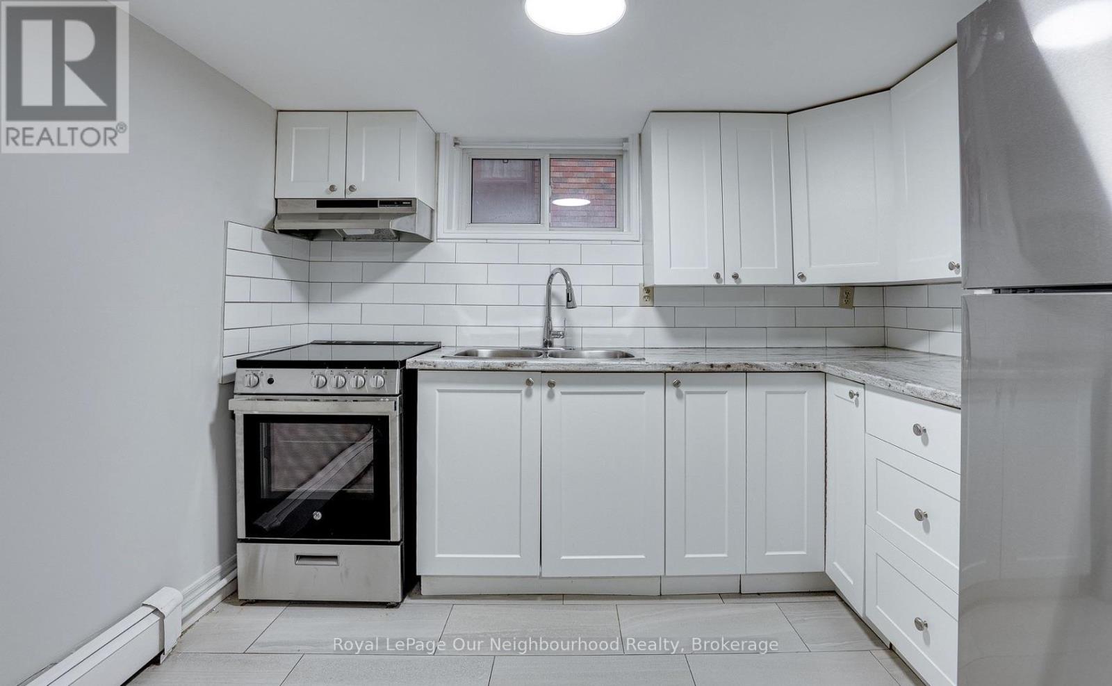 128 Geneva Street, St. Catharines, Ontario  L2R 4N6 - Photo 5 - X12893182