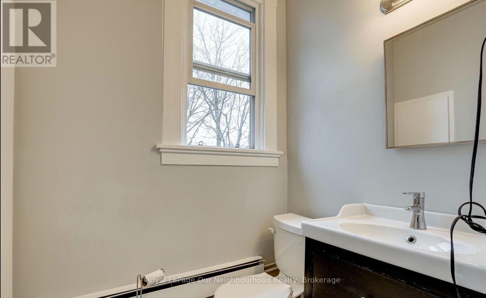 128 Geneva Street, St. Catharines, Ontario  L2R 4N6 - Photo 21 - X12893182