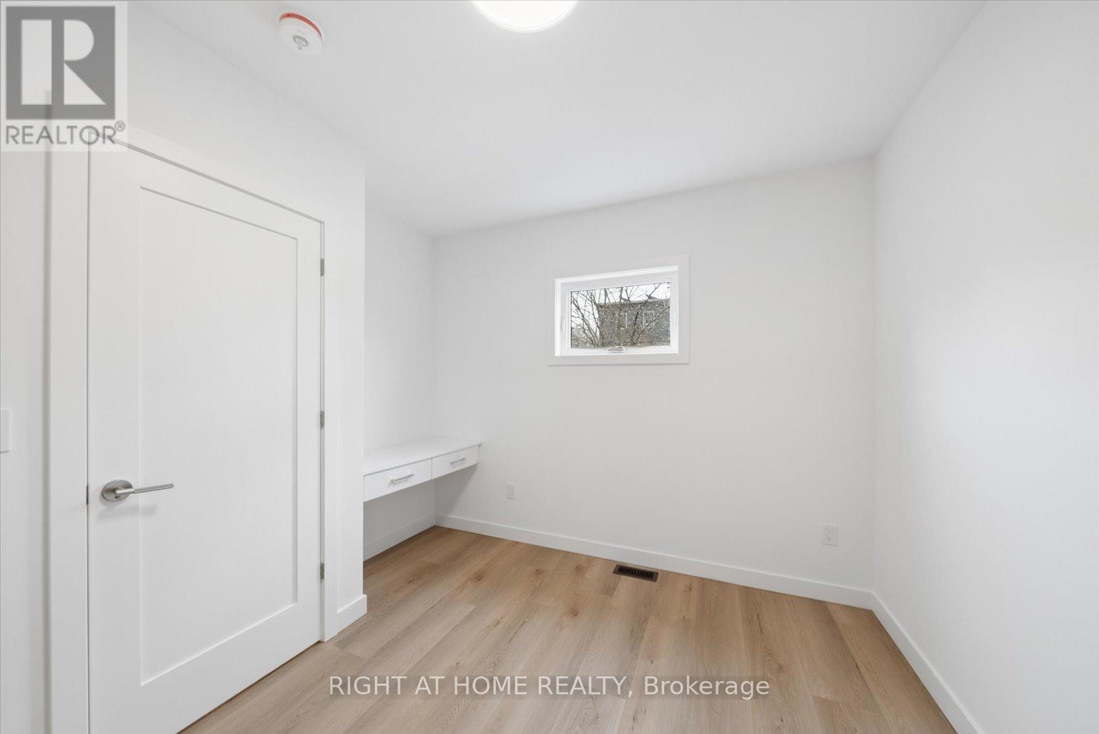 91 Barton Avenue, Toronto, Ontario  M6G 1P7 - Photo 5 - C12960316