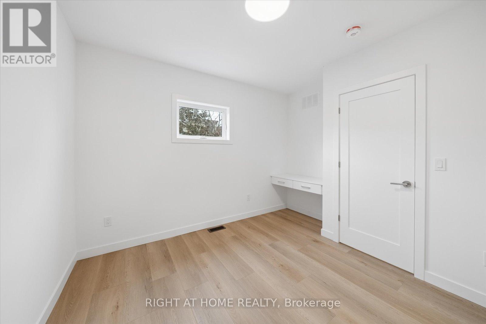 91 Barton Avenue, Toronto, Ontario  M6G 1P7 - Photo 8 - C12960316