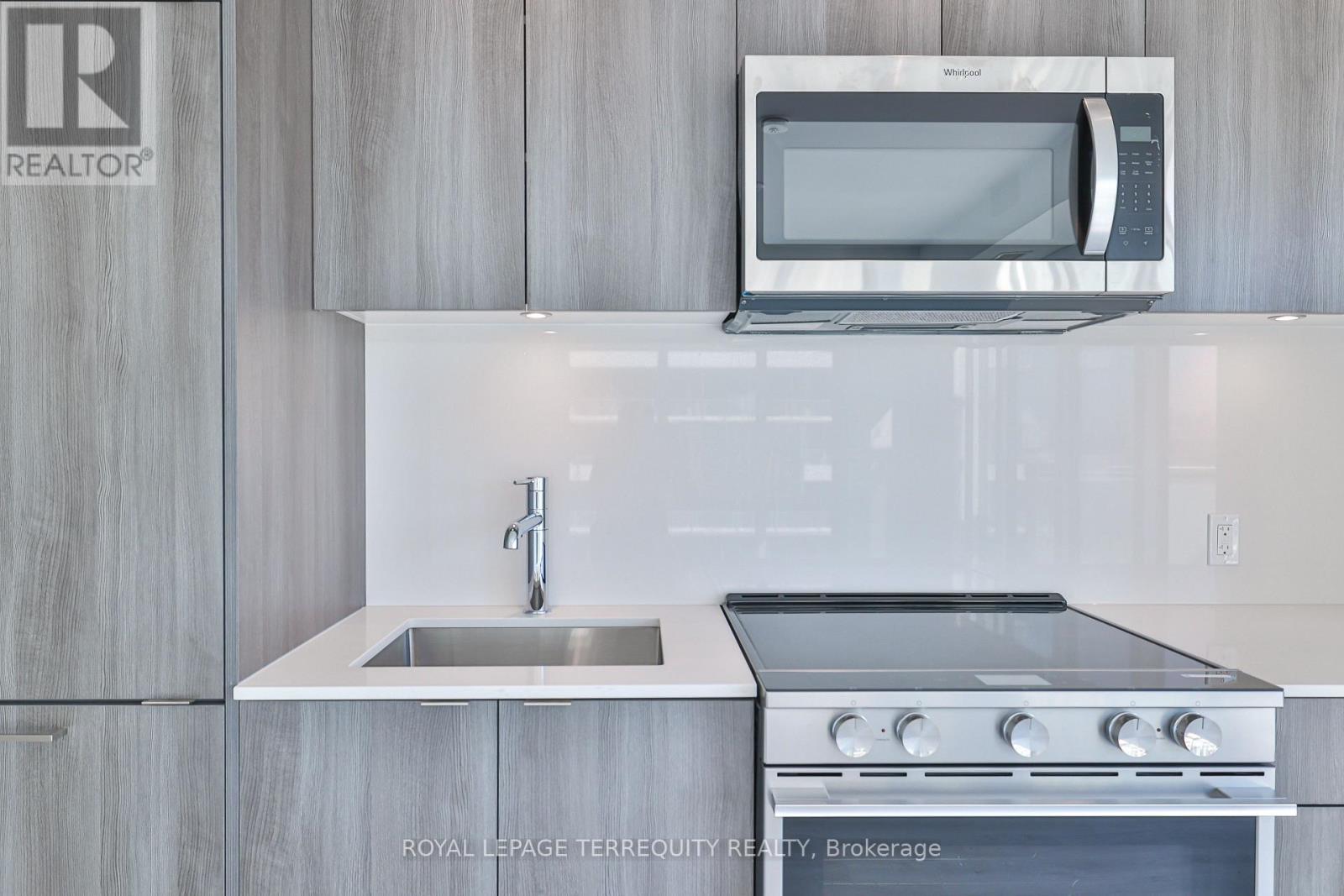 1735 - 20 Inn On The Pk Dr Drive, Toronto, Ontario  M3C 0P8 - Photo 12 - C12960342