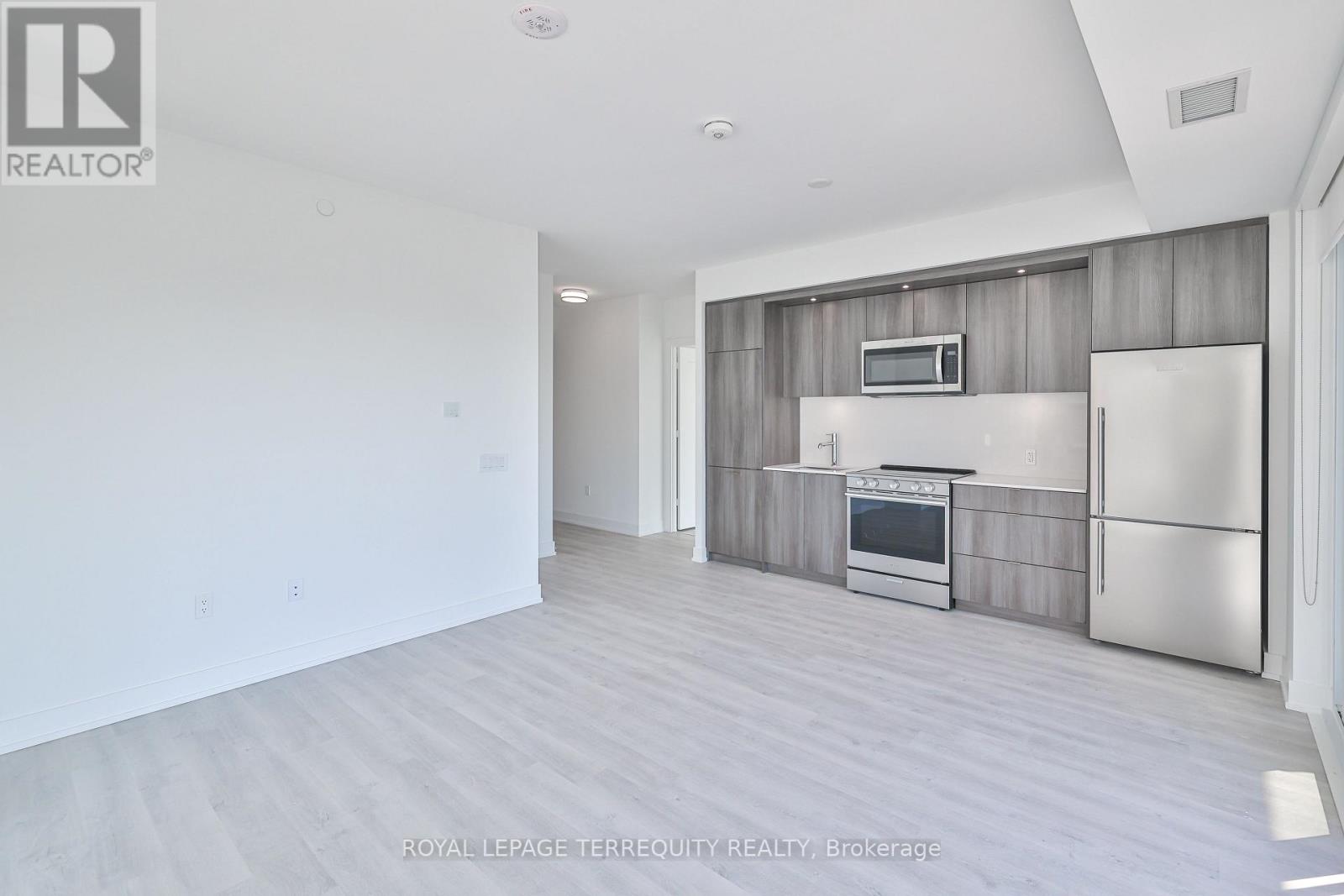 1735 - 20 Inn On The Pk Dr Drive, Toronto, Ontario  M3C 0P8 - Photo 13 - C12960342