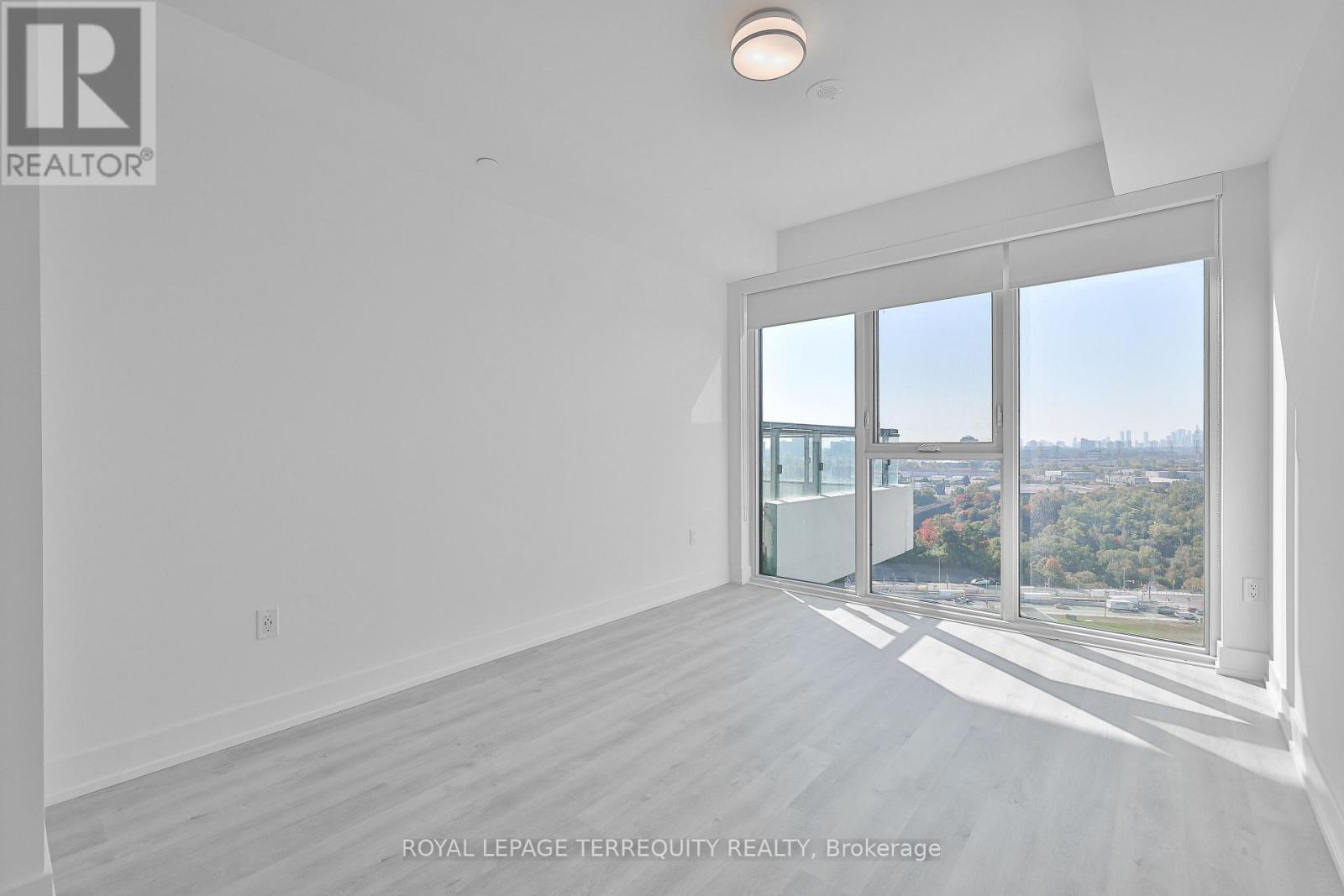 1735 - 20 Inn On The Pk Dr Drive, Toronto, Ontario  M3C 0P8 - Photo 15 - C12960342