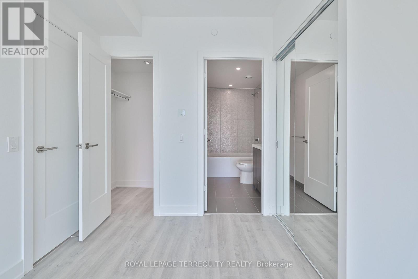 1735 - 20 Inn On The Pk Dr Drive, Toronto, Ontario  M3C 0P8 - Photo 16 - C12960342