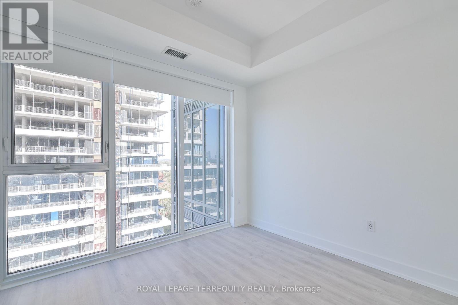 1735 - 20 Inn On The Pk Dr Drive, Toronto, Ontario  M3C 0P8 - Photo 17 - C12960342