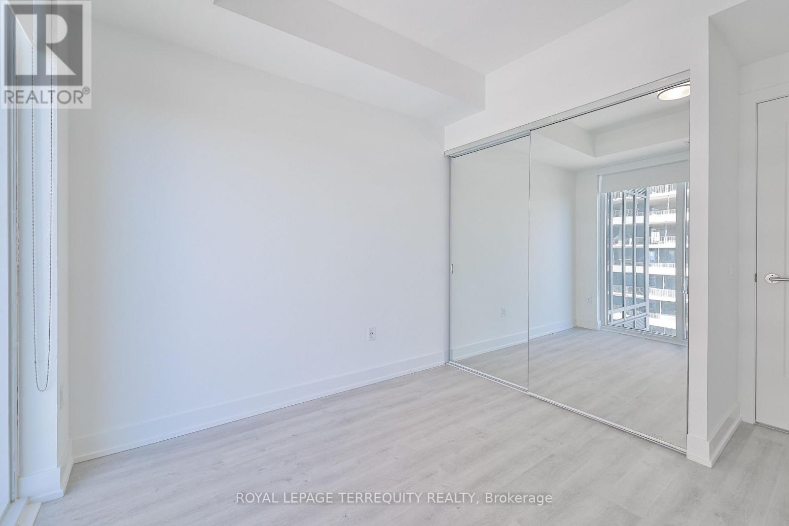 1735 - 20 Inn On The Pk Dr Drive, Toronto, Ontario  M3C 0P8 - Photo 18 - C12960342