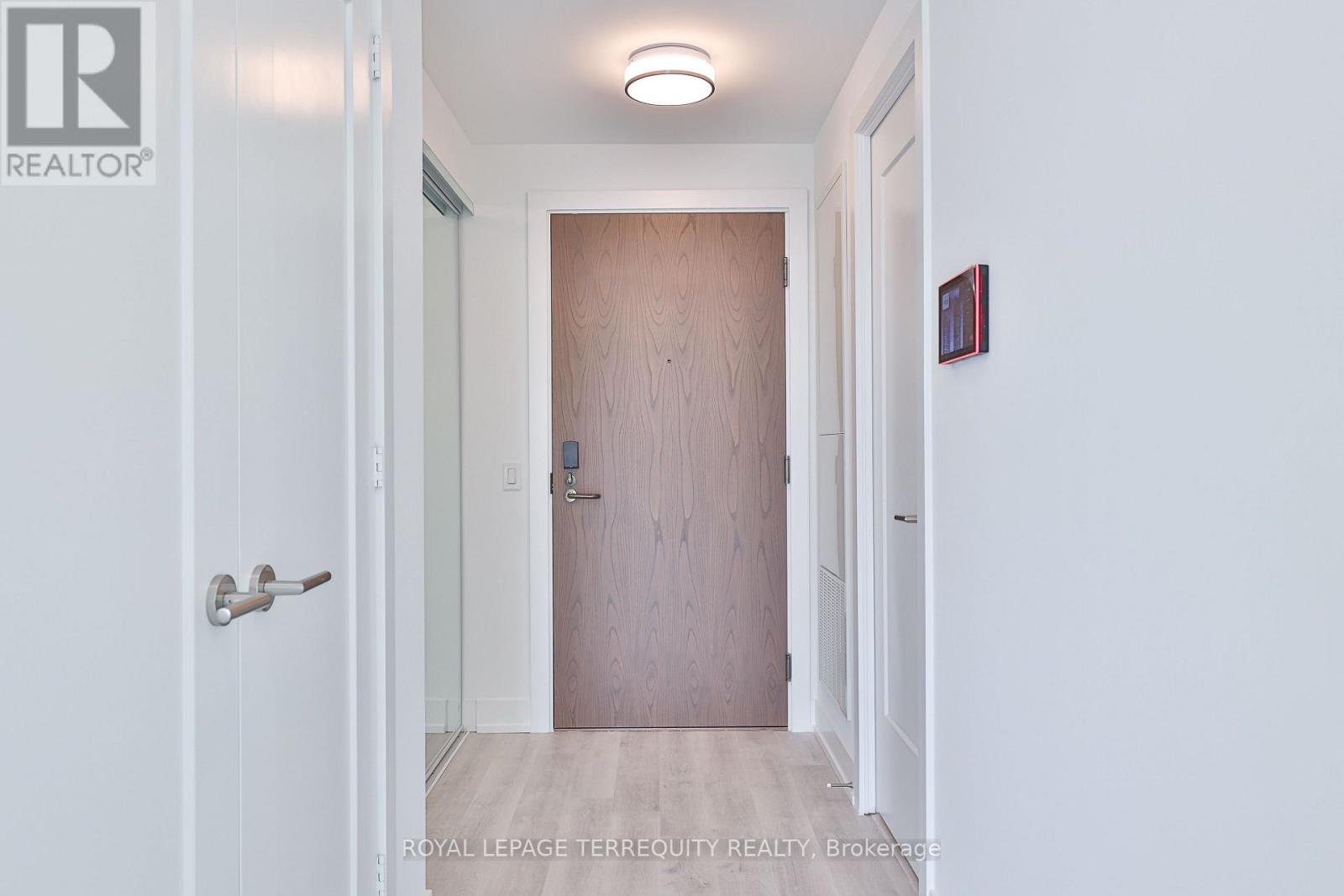 1735 - 20 Inn On The Pk Dr Drive, Toronto, Ontario  M3C 0P8 - Photo 8 - C12960342