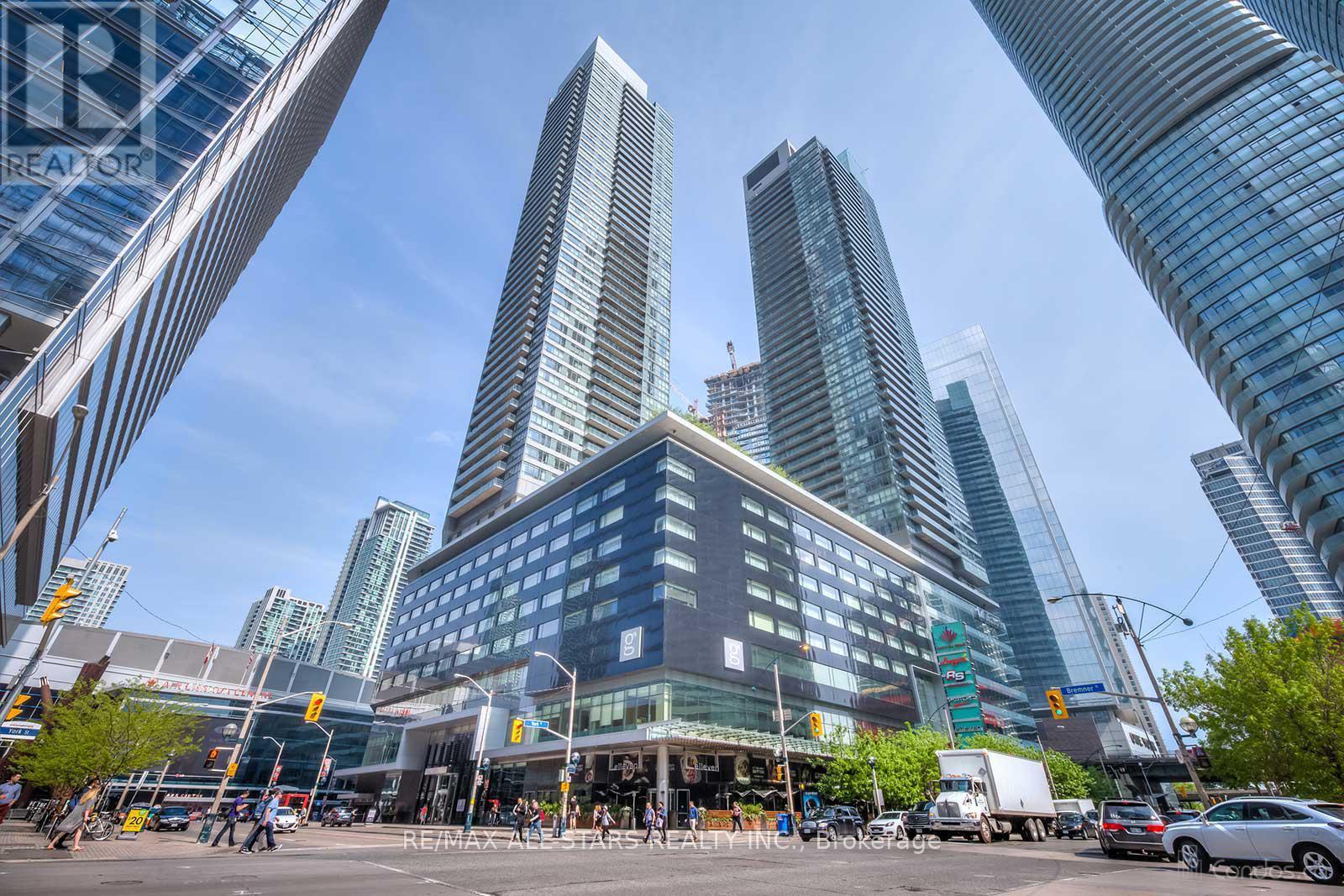 2105 - 55 BREMNER BOULEVARD, Toronto, Ontario