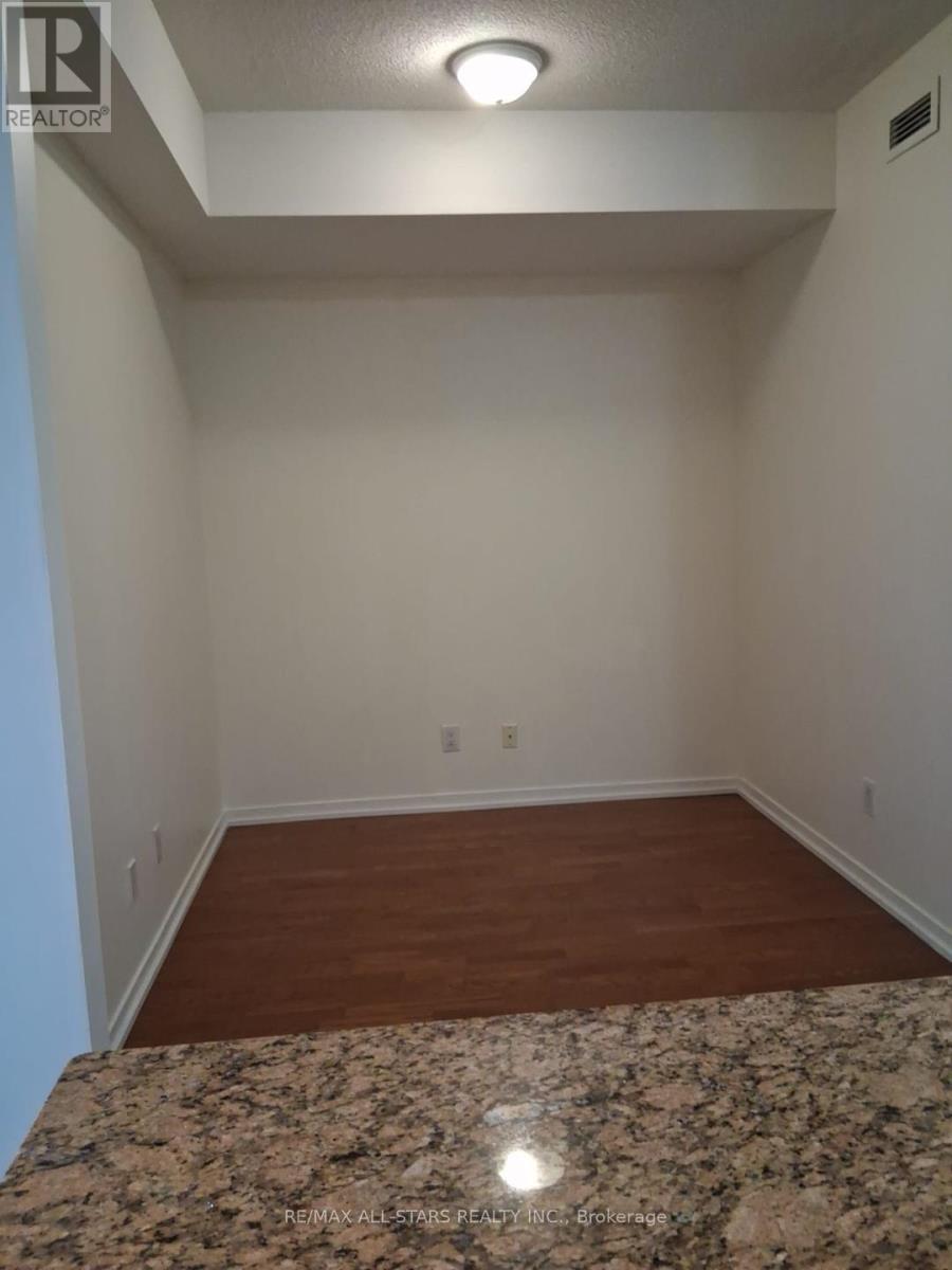 2105 - 55 Bremner Boulevard, Toronto, Ontario  M5J 0A6 - Photo 4 - C12960358