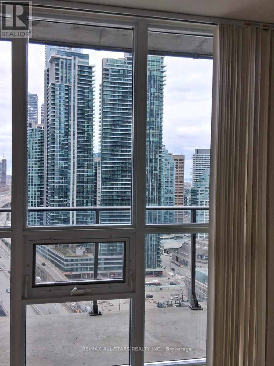 2105 - 55 Bremner Boulevard, Toronto, Ontario  M5J 0A6 - Photo 8 - C12960358