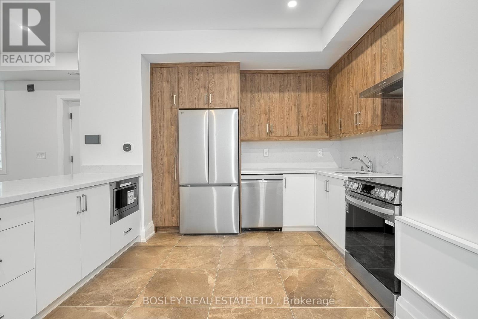 202 - 2579 Yonge Street, Toronto, Ontario  M4P 2J1 - Photo 4 - C12960360