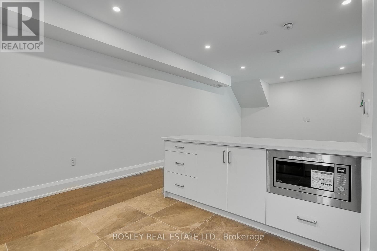 202 - 2579 Yonge Street, Toronto, Ontario  M4P 2J1 - Photo 5 - C12960360