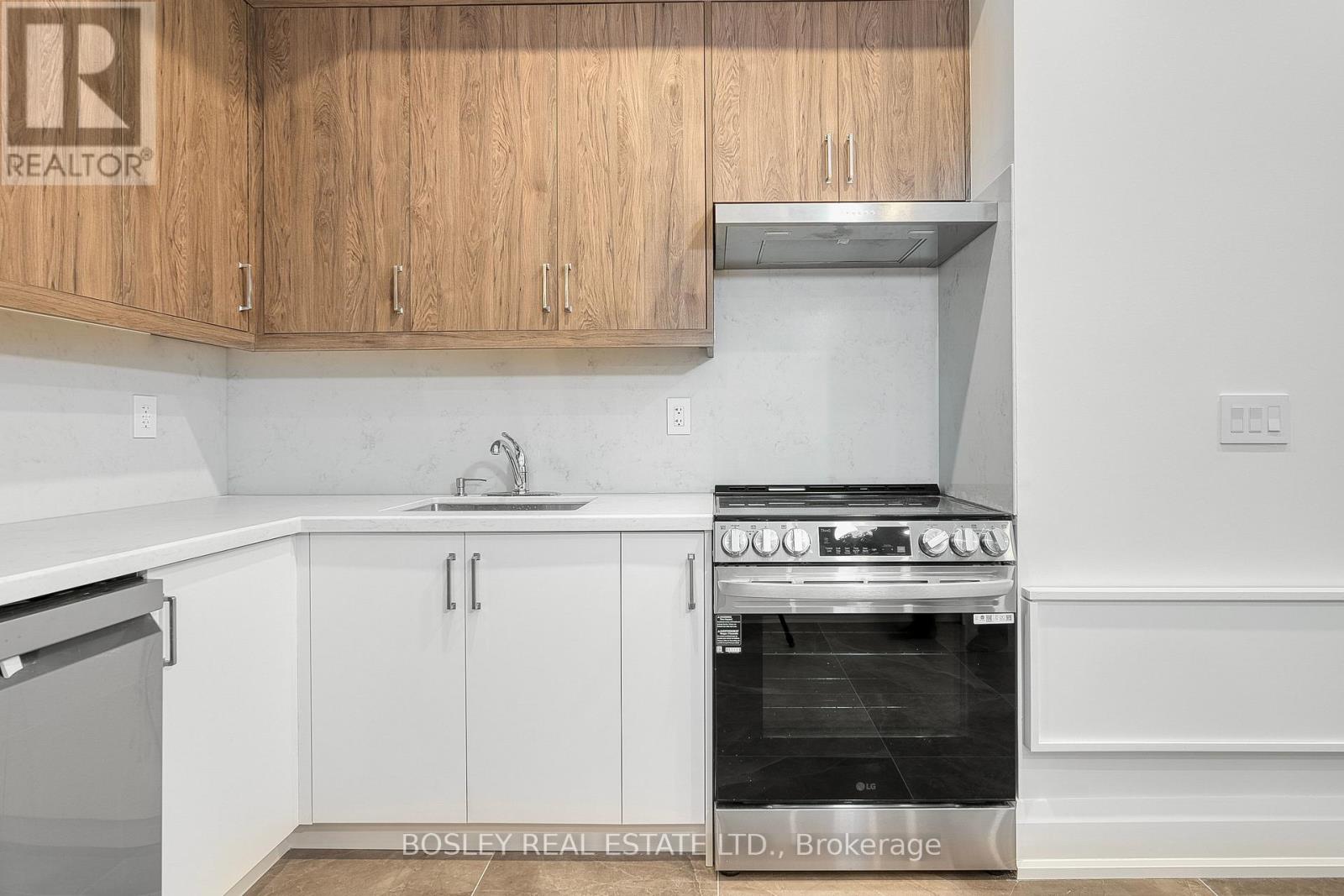 202 - 2579 Yonge Street, Toronto, Ontario  M4P 2J1 - Photo 6 - C12960360