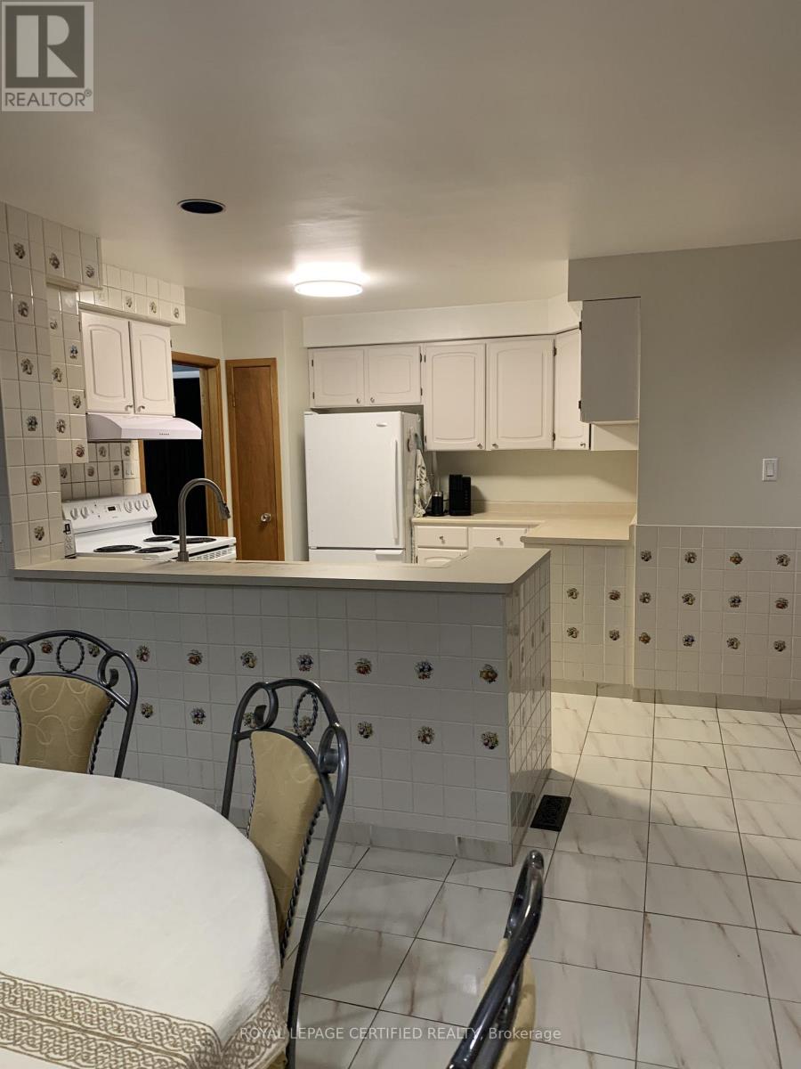 7497 Middleshire Drive, Mississauga, Ontario  L4T 3S3 - Photo 12 - W12902976