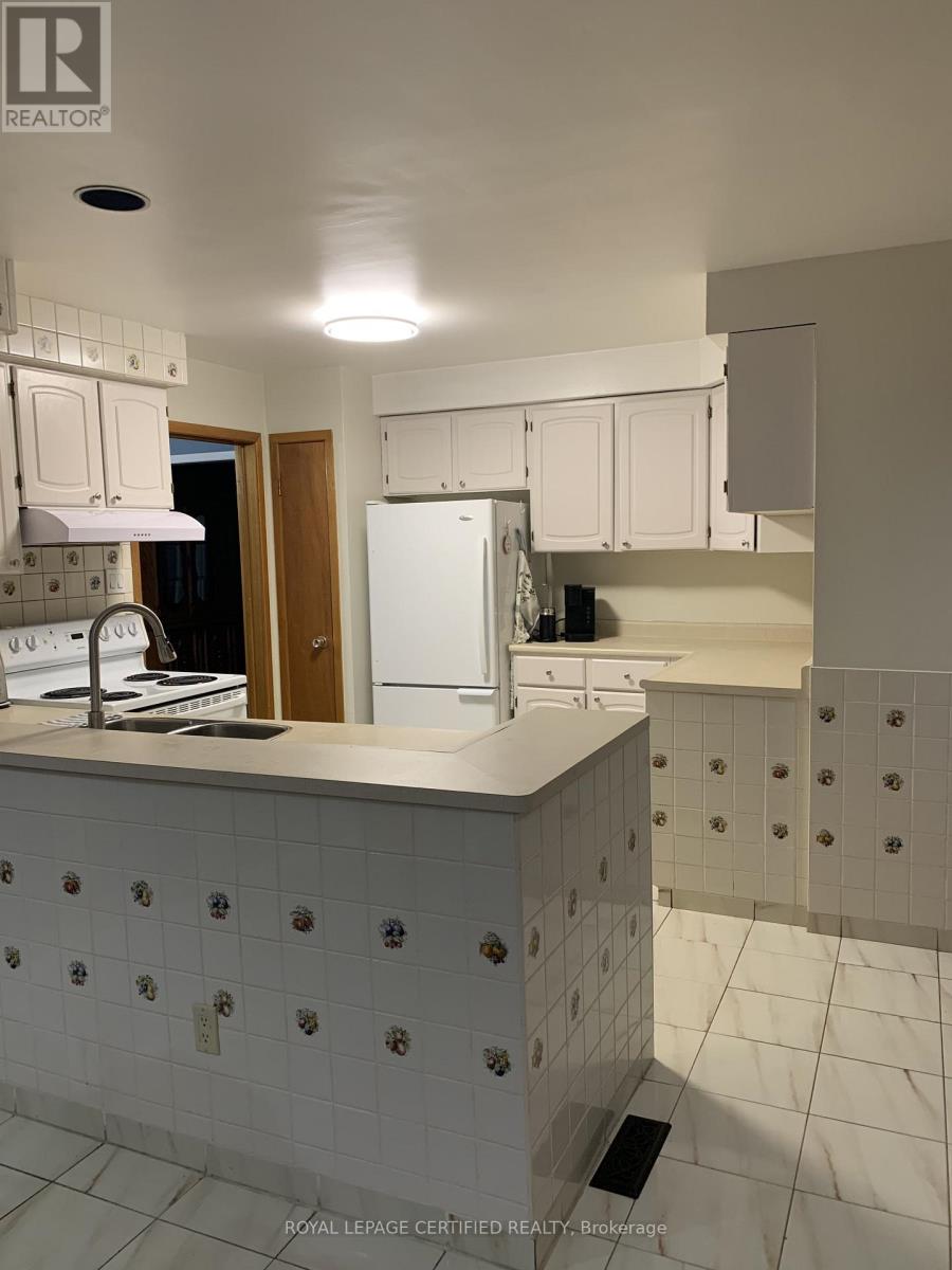 7497 Middleshire Drive, Mississauga, Ontario  L4T 3S3 - Photo 14 - W12902976