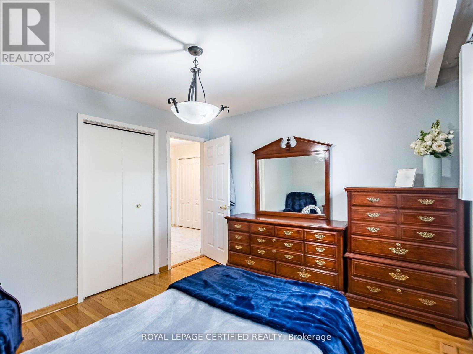 7497 Middleshire Drive, Mississauga, Ontario  L4T 3S3 - Photo 24 - W12902976