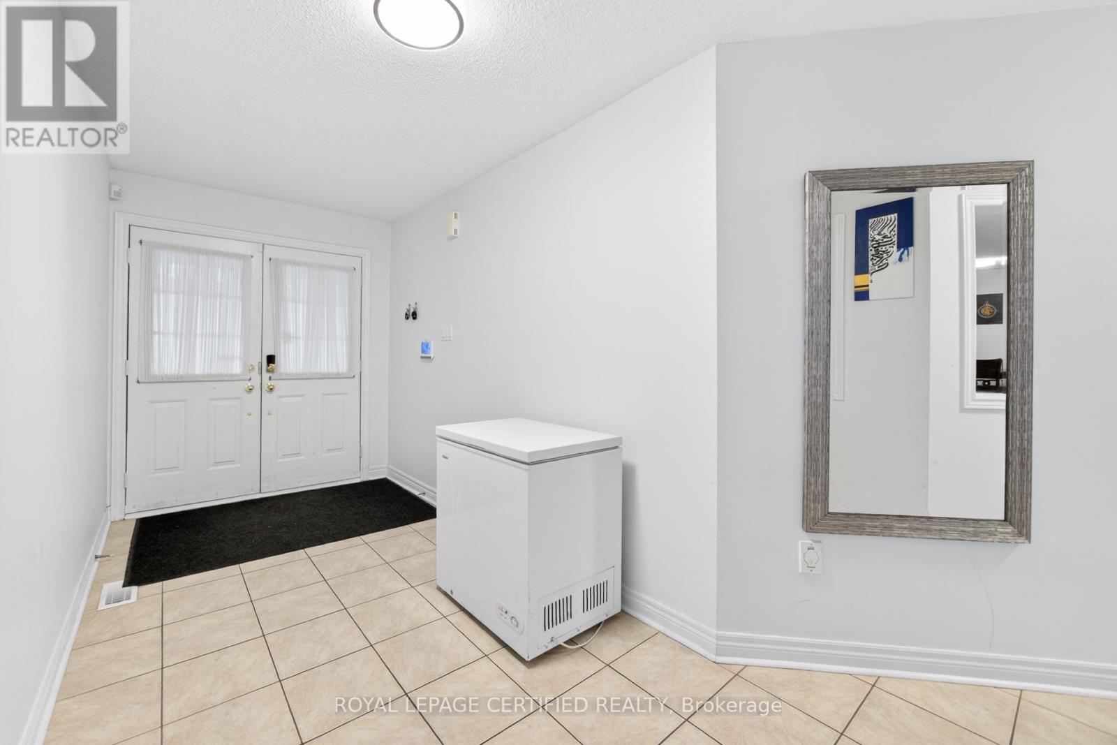 32 Wildsky Road, Brampton, Ontario  L6Y 5P6 - Photo 4 - W12954860