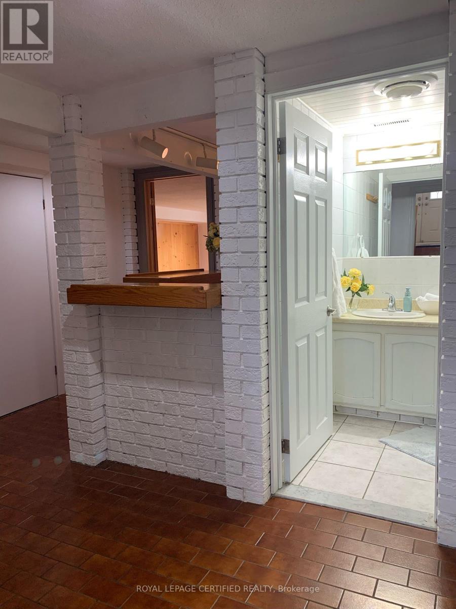 7497 Middleshire Drive, Mississauga, Ontario  L4T 3S3 - Photo 32 - W12902976