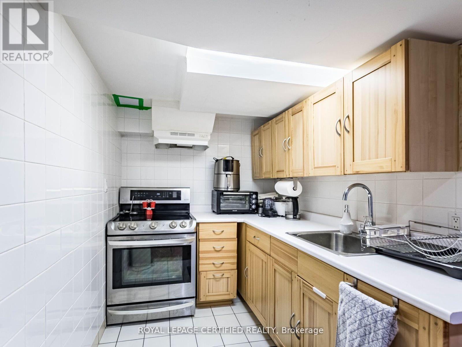 7497 Middleshire Drive, Mississauga, Ontario  L4T 3S3 - Photo 34 - W12902976