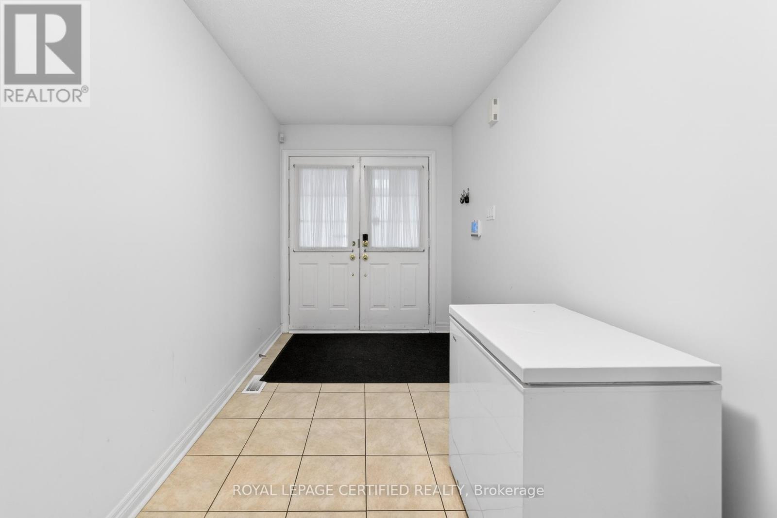 32 Wildsky Road, Brampton, Ontario  L6Y 5P6 - Photo 3 - W12954860