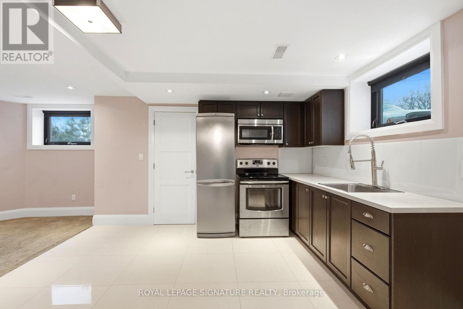 Bsmt - 64 Four Oaks Gate, Toronto, Ontario  M4J 2X2 - Photo 8 - E12960384