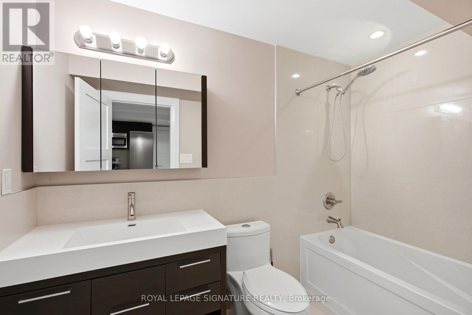 Bsmt - 64 Four Oaks Gate, Toronto, Ontario  M4J 2X2 - Photo 9 - E12960384