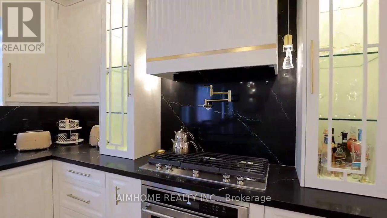 47 O'hara Crescent, Richmond Hill, Ontario  L4E 4L3 - Photo 10 - N12960314