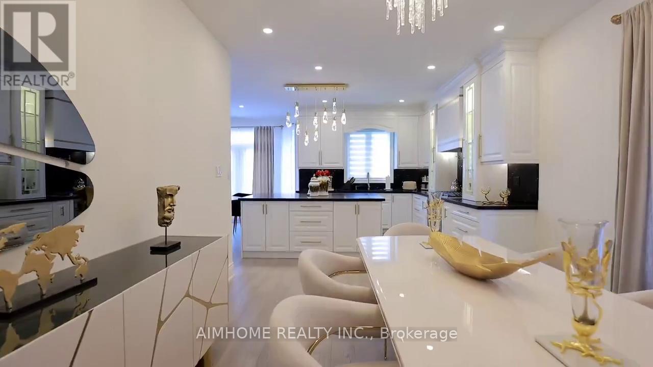 47 O'hara Crescent, Richmond Hill, Ontario  L4E 4L3 - Photo 4 - N12960314