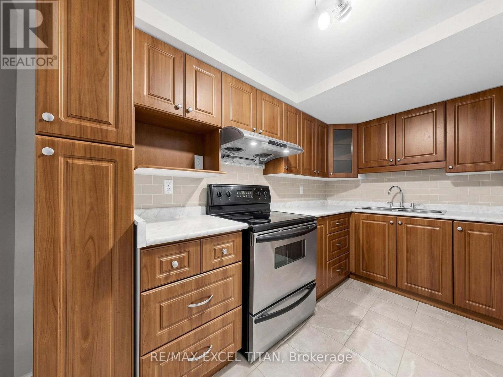 198 Risebrough Circuit, Markham, Ontario  L3R 3E3 - Photo 27 - N12960318