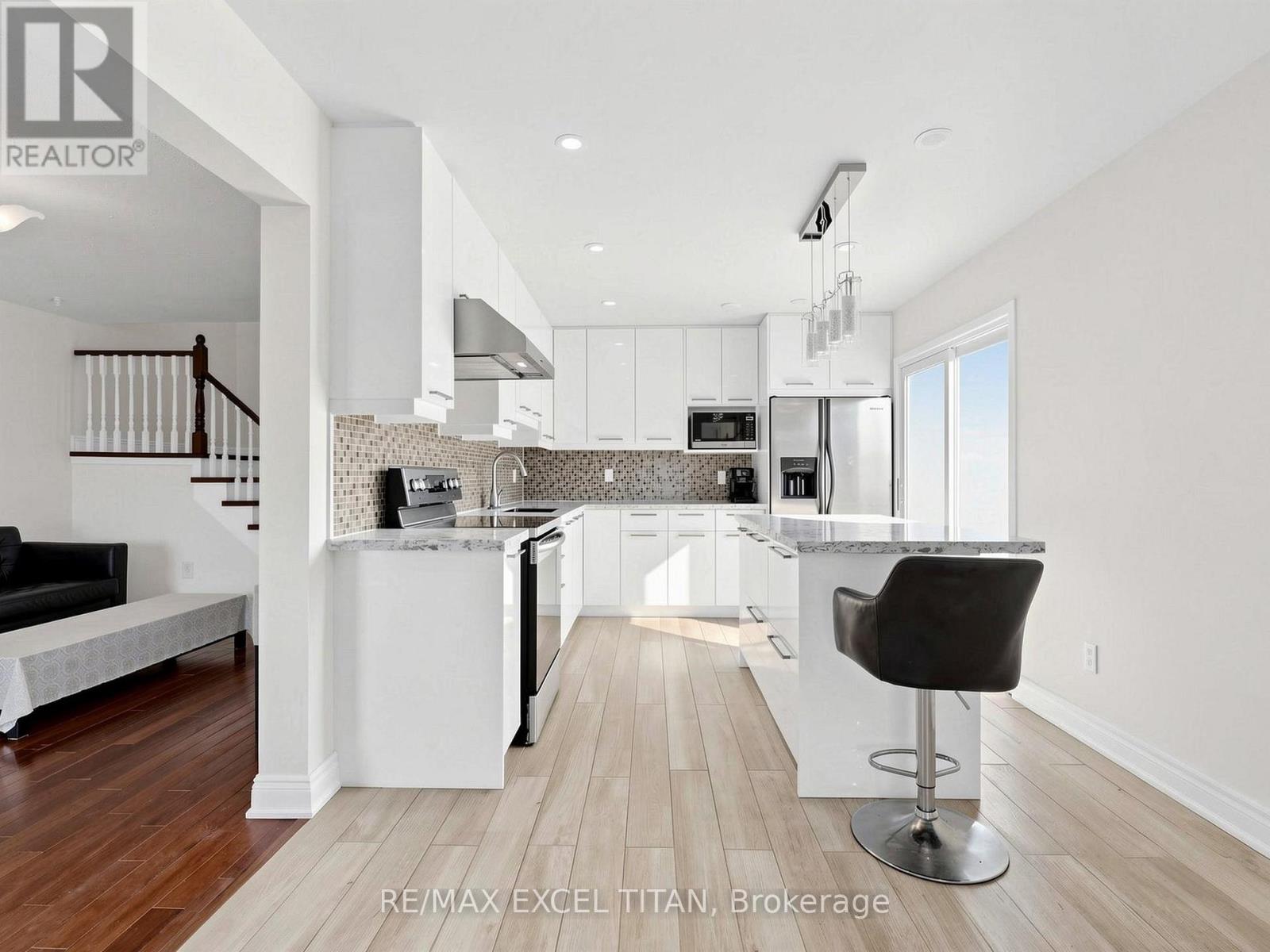 198 Risebrough Circuit, Markham, Ontario  L3R 3E3 - Photo 9 - N12960318