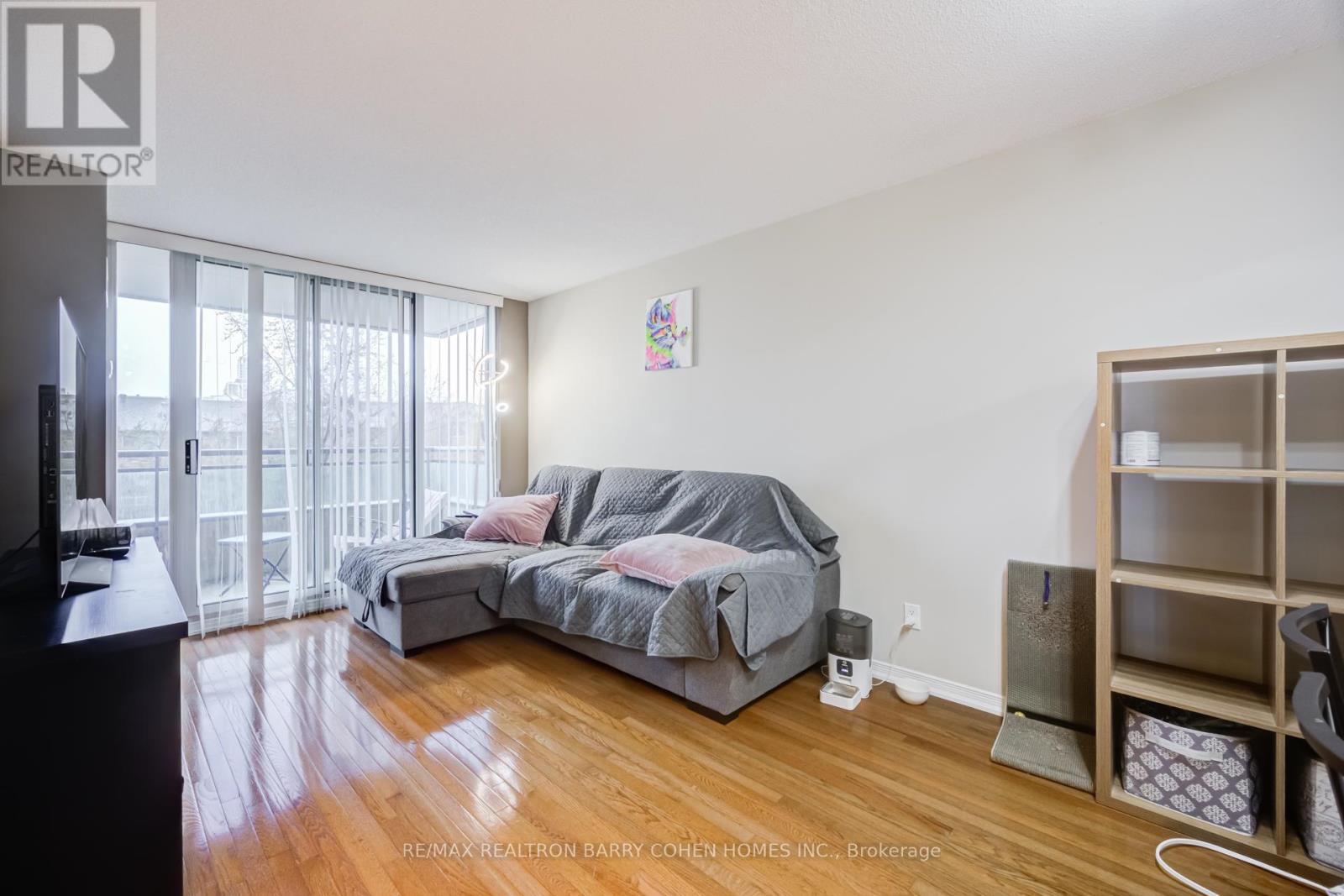 201 - 310 Red Maple Road, Richmond Hill, Ontario  L4C 0T7 - Photo 5 - N12960346