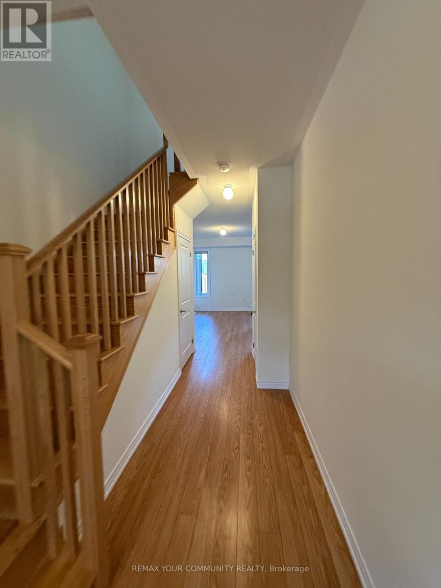 39 Tamworth Terrace, Barrie, Ontario  L9S 2Z8 - Photo 3 - S12960370