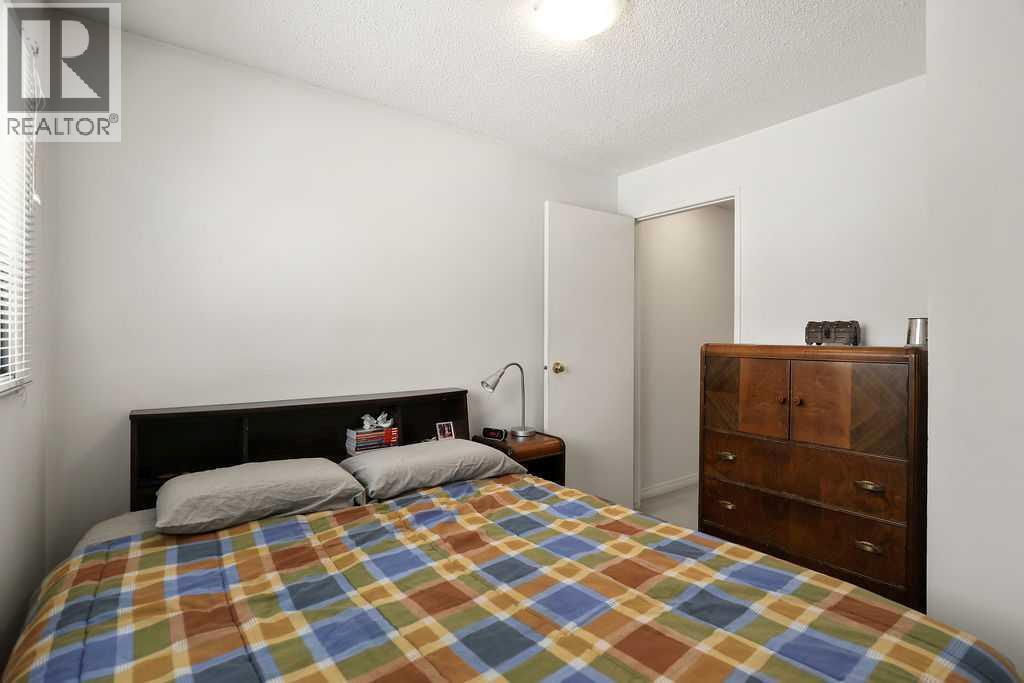 111 Deerfield Drive SE, Calgary, Alberta  T2J 6T9 - Photo 15 - A2292660