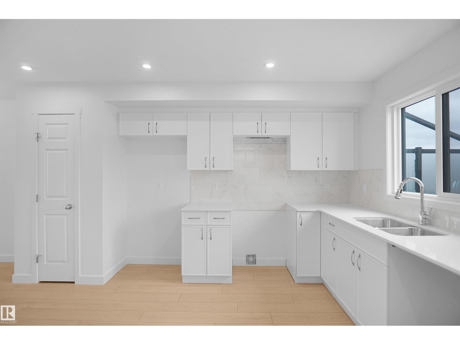 930 19 Av Nw, Edmonton, Alberta T6T 1J1 - Photo 14 - E4474664