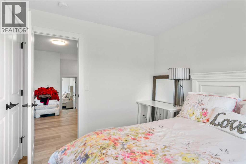 244 Sovereign Common Sw, Calgary, Alberta  T3C 3Y3 - Photo 30 - A2296048